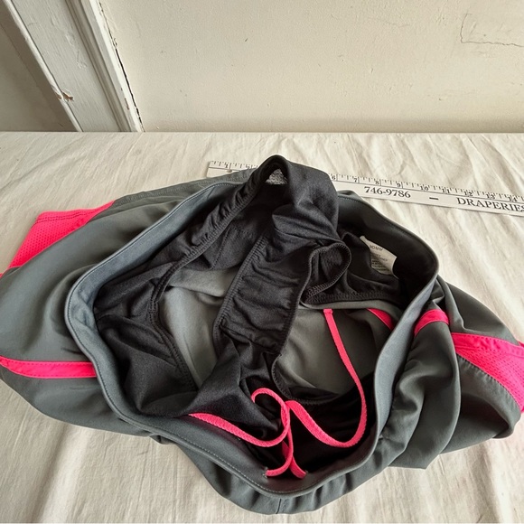 Under Armour Running Track Athletic Shorts - Picture 13 of 13